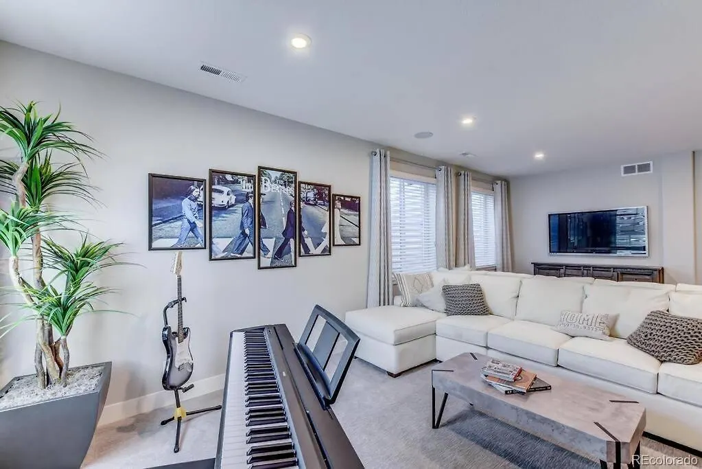 Stunning Golf Course View In Denver Holiday home